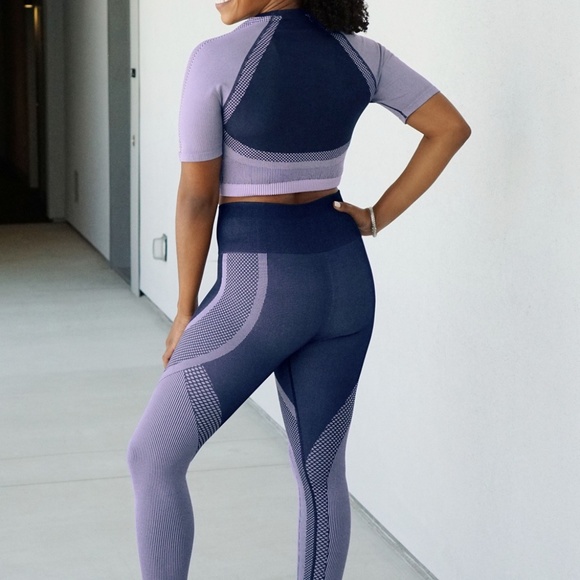 Fabletics Outfit - Picture 1 of 2